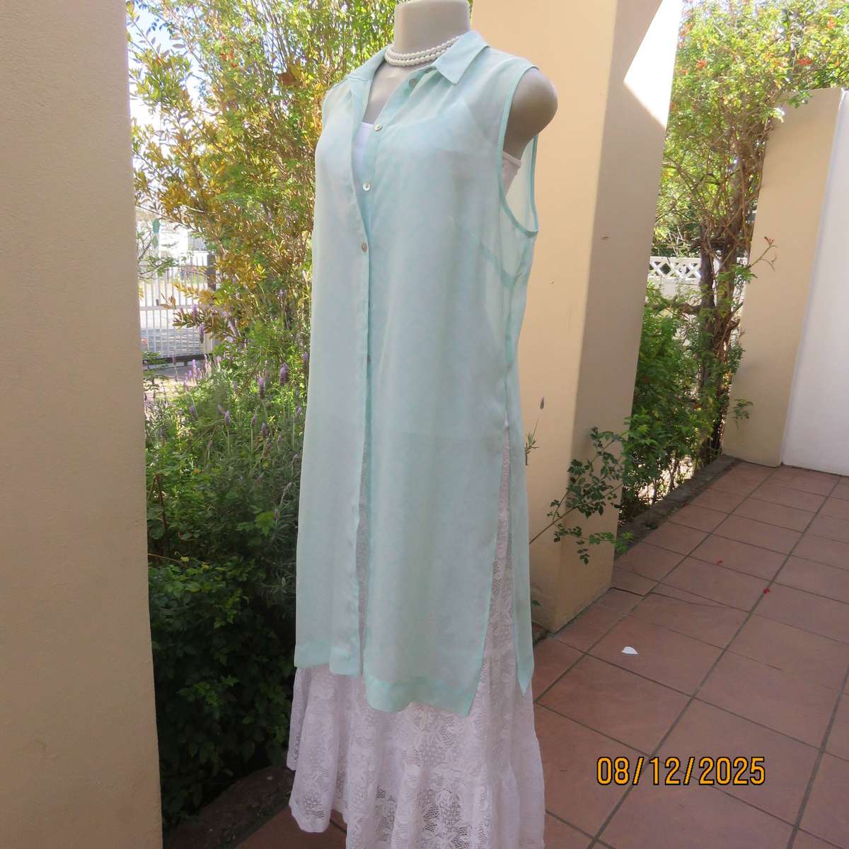KELSO extra long sheer aqua-white sleeveless top. Shirt collar Slits. Size 38