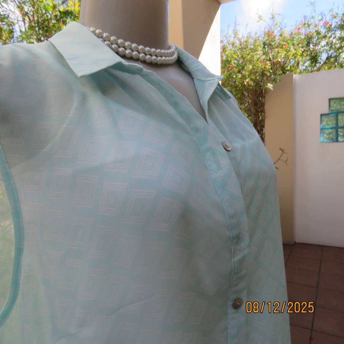 KELSO extra long sheer aqua-white sleeveless top. Shirt collar Slits. Size 38