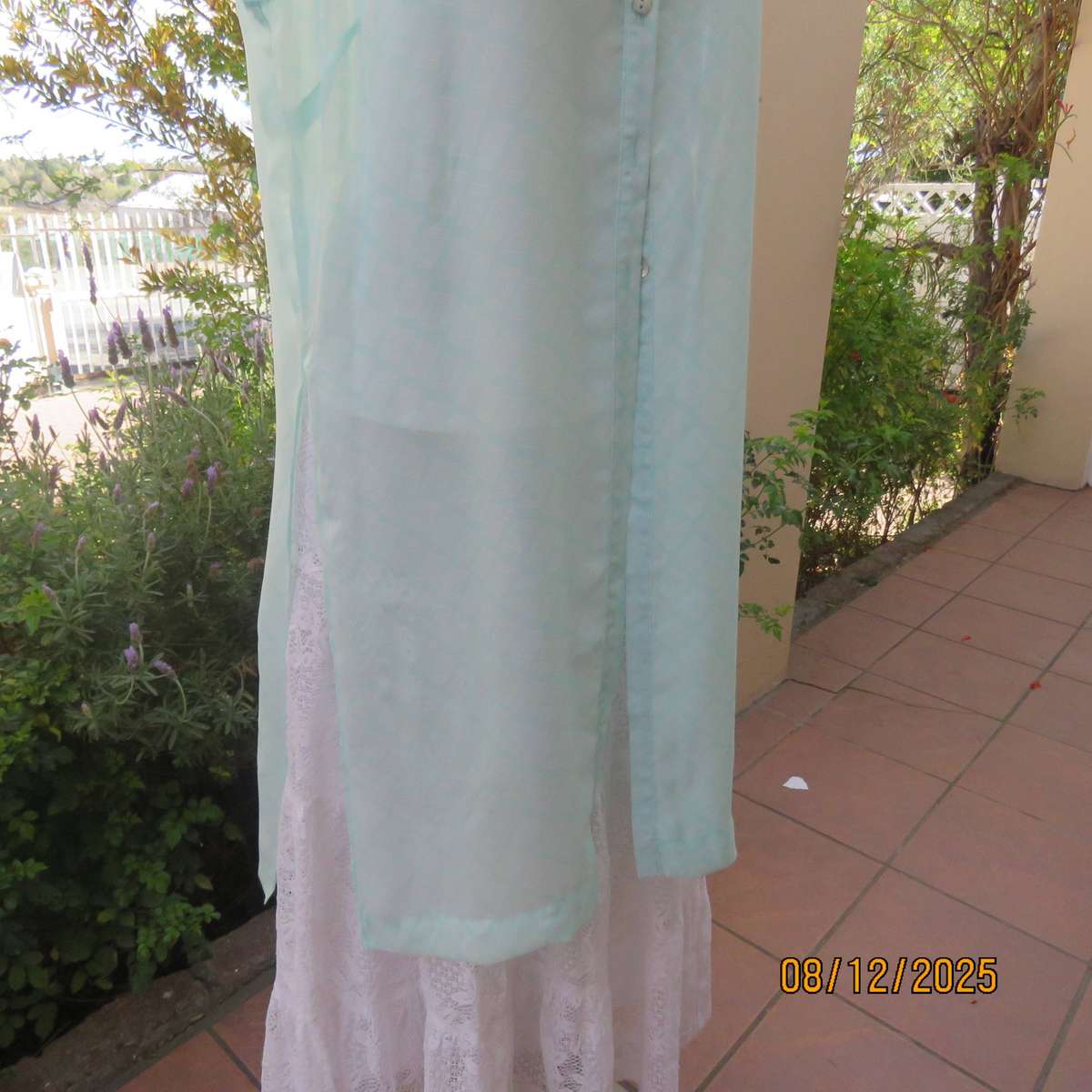 KELSO extra long sheer aqua-white sleeveless top. Shirt collar Slits. Size 38