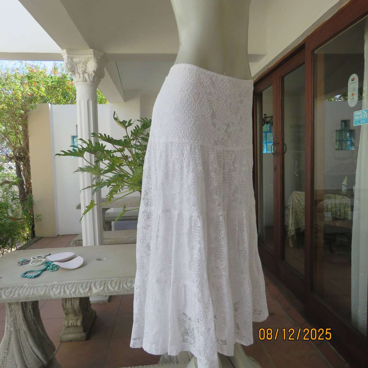FASHION Express white tiered lace ankle length skirt. Lined. Size 40