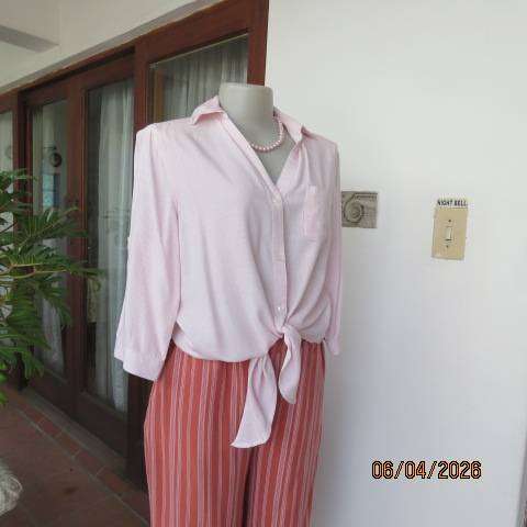 KELSO Petite White Button-Down Top with Crimson Stripes, Size 36