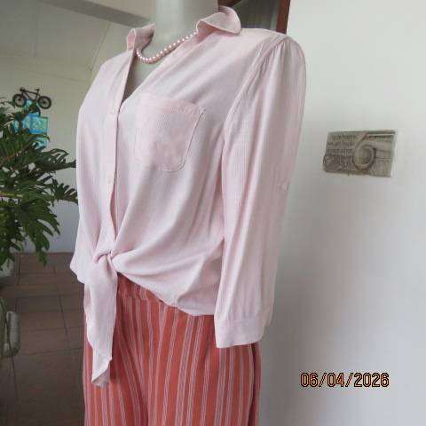 KELSO Petite White Button-Down Top with Crimson Stripes, Size 36