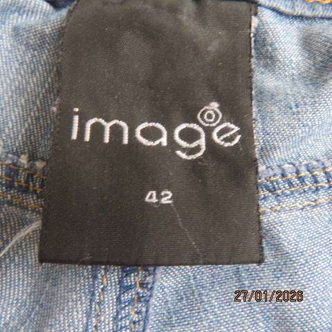 Blue denim just under knee length jeans in polycotton stretch. Size 42 to 44