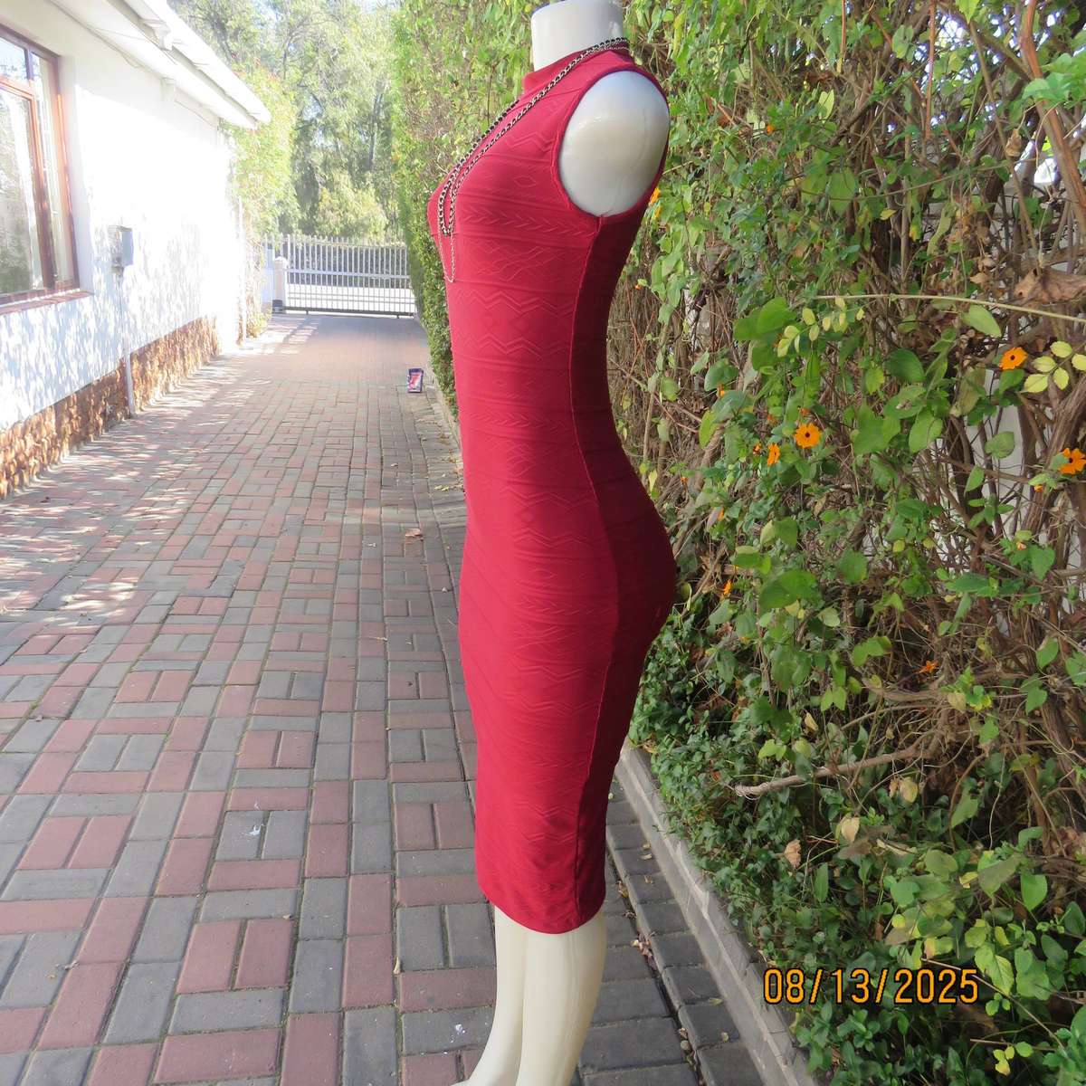 Maroon bodycon slip over embossed stretch polyester size 30 dress.