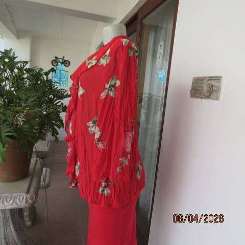 KELSO red creased polyester long sleeve top with floral print, size 40-42