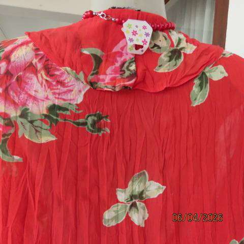 KELSO red creased polyester long sleeve top with floral print, size 40-42