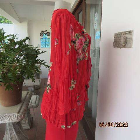 KELSO red creased polyester long sleeve top with floral print, size 40-42