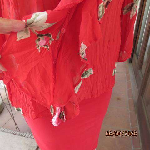 KELSO red creased polyester long sleeve top with floral print, size 40-42