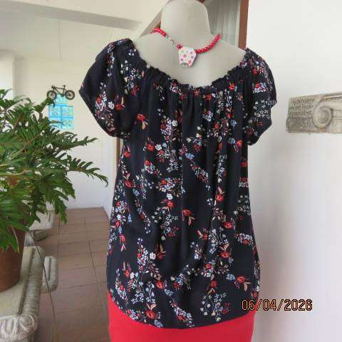 Dark navy off-shoulder crimson and light blue floral print top size 38