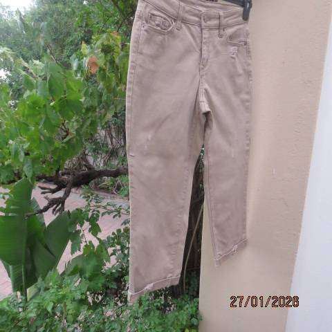 TIME & TRU beige 100% heavy stretch cotton distressed look pants. Size 28.