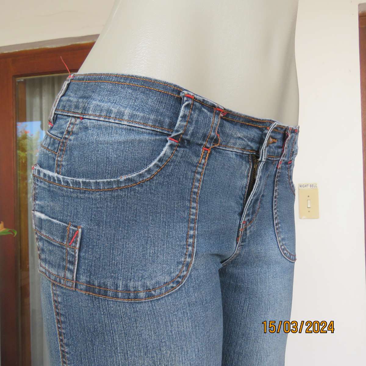 LEGIT light fit size 34 blue denim stretch cotton jeans. Bootlegged.