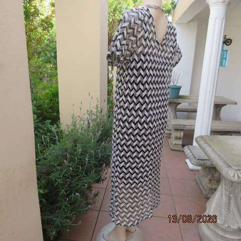 Black and white zig-zag pattern see-through polycotton short sleeve shift dress size 40
