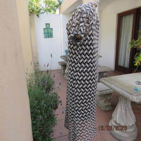 Black and white zig-zag pattern see-through polycotton short sleeve shift dress size 40