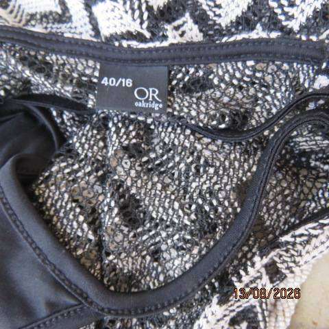 Black and white zig-zag pattern see-through polycotton short sleeve shift dress size 40