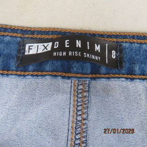 FIX high rise skinny denim jeans in polycotton stretch. Only back pockets. Size 32