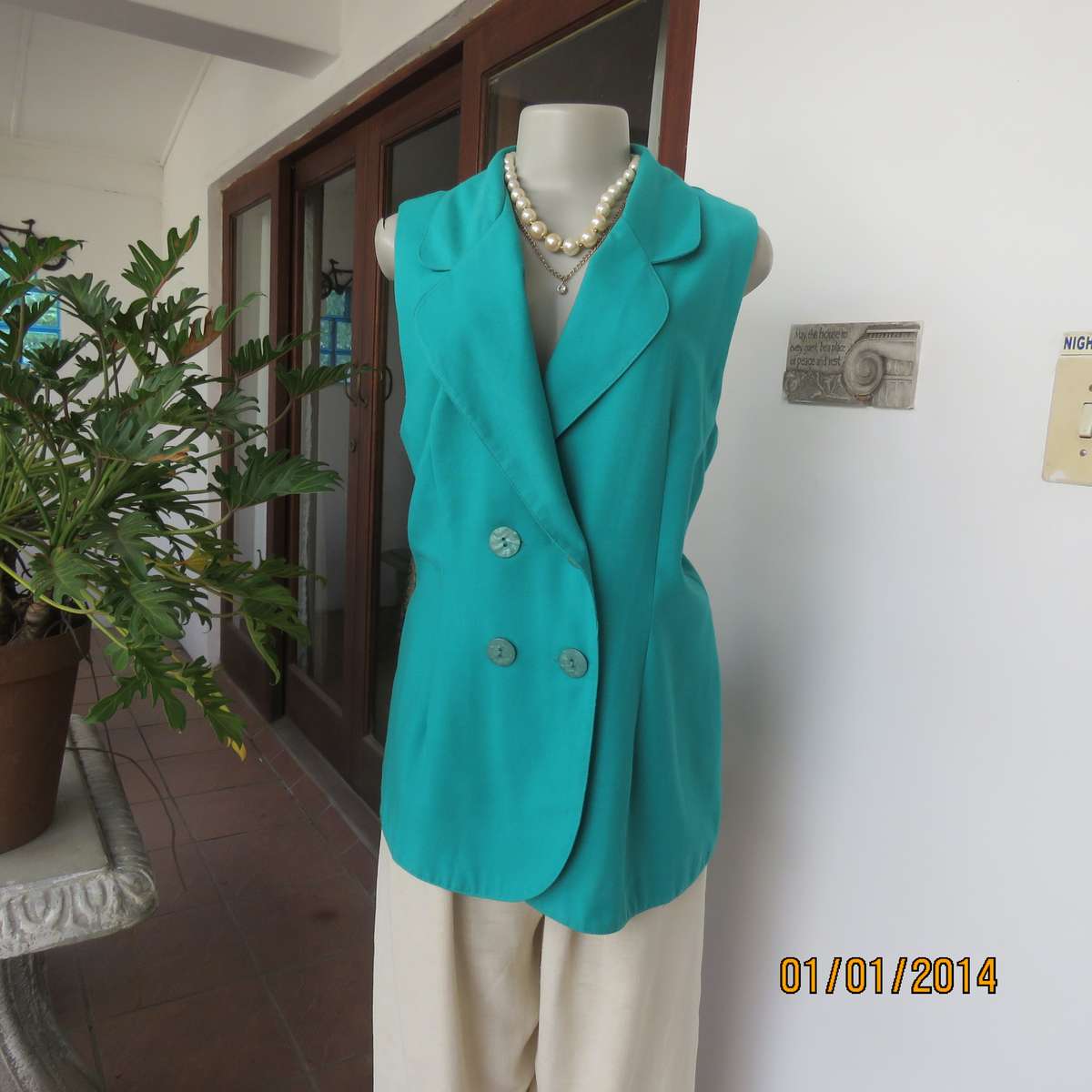 CASHWORTHS sleeveless double breast jacket in jade green size 42. As new