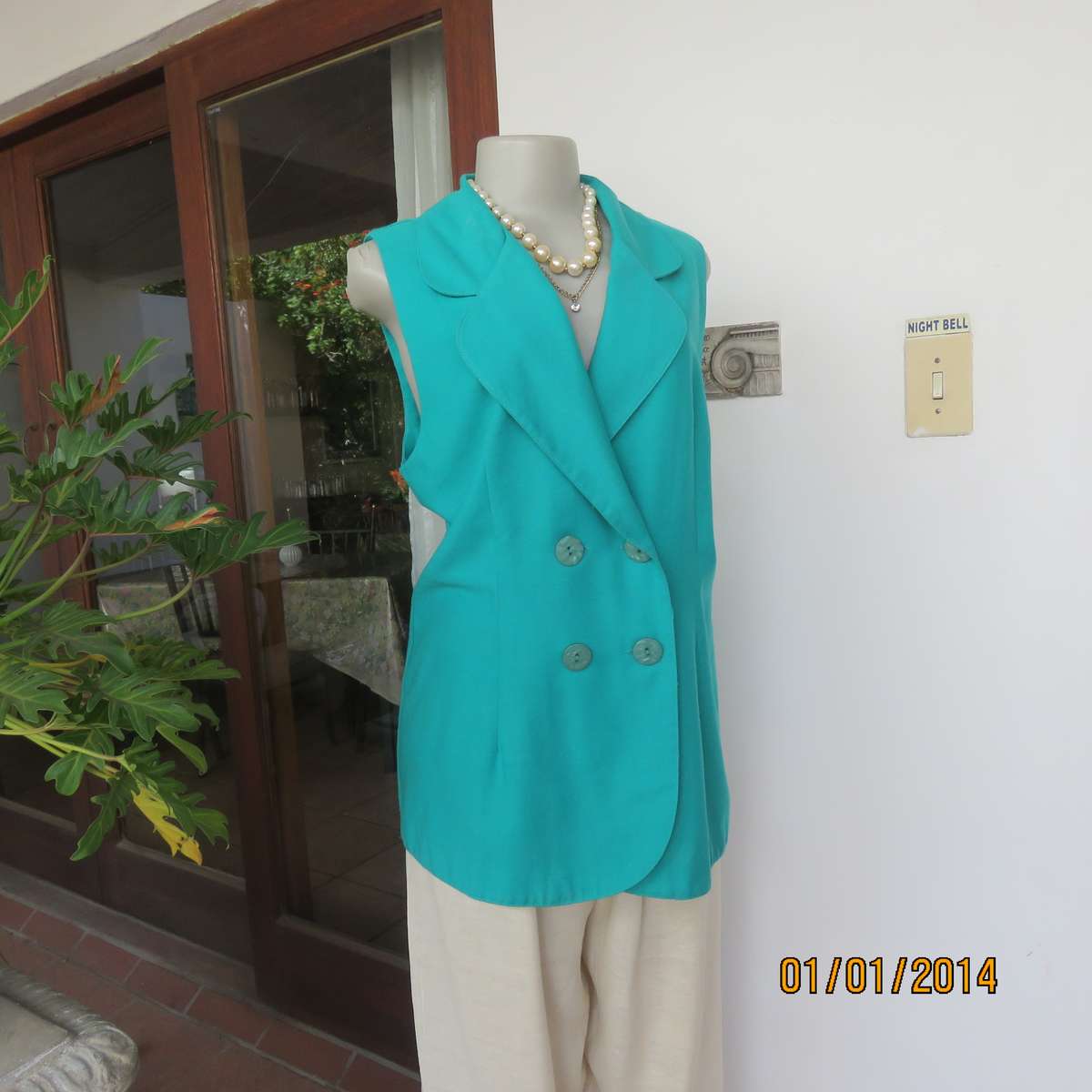 CASHWORTHS sleeveless double breast jacket in jade green size 42. As new