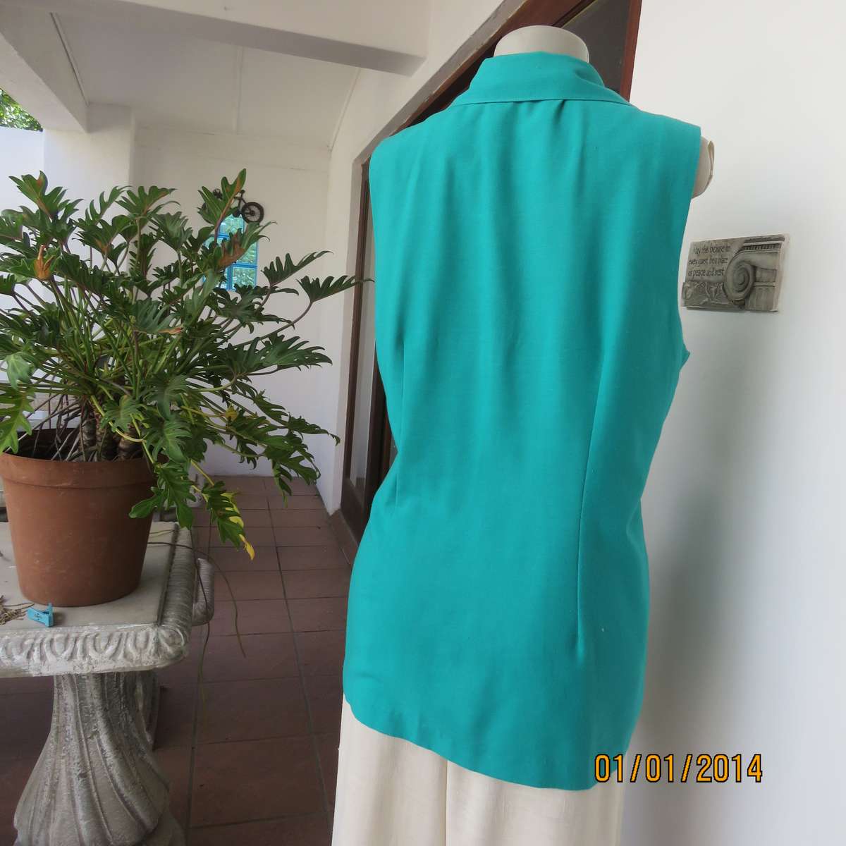 CASHWORTHS sleeveless double breast jacket in jade green size 42. As new