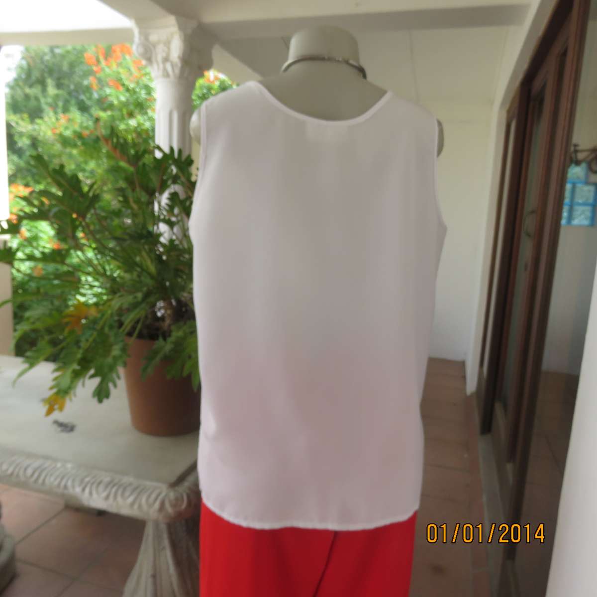 SAINT HONORE white silky polyester sleeveless cami style top. Size 40