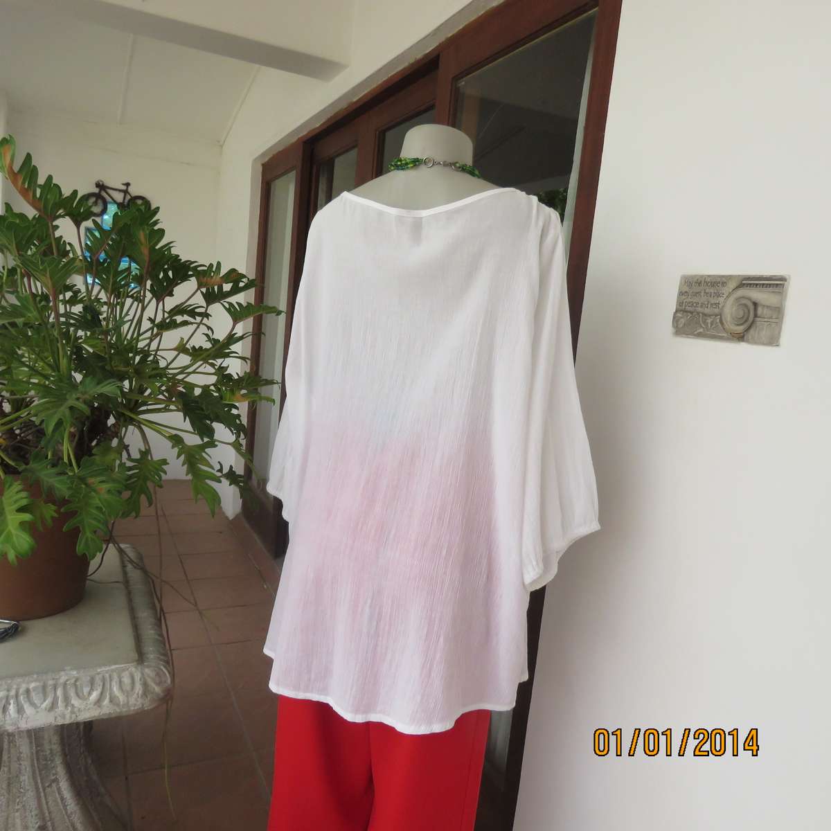 DONNA CLAIRE white creased cotton size 50 button down top. Lace-embroidered yoke.