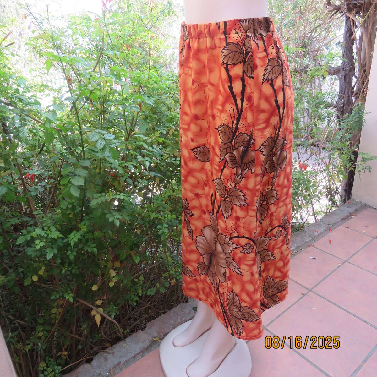Owner made 2 pc skirt-top outfit in burnt orange and brown. Size 44.