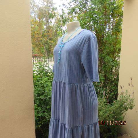 Steel blue tiered stretch polyester slip over short sleeve dress size 36-38
