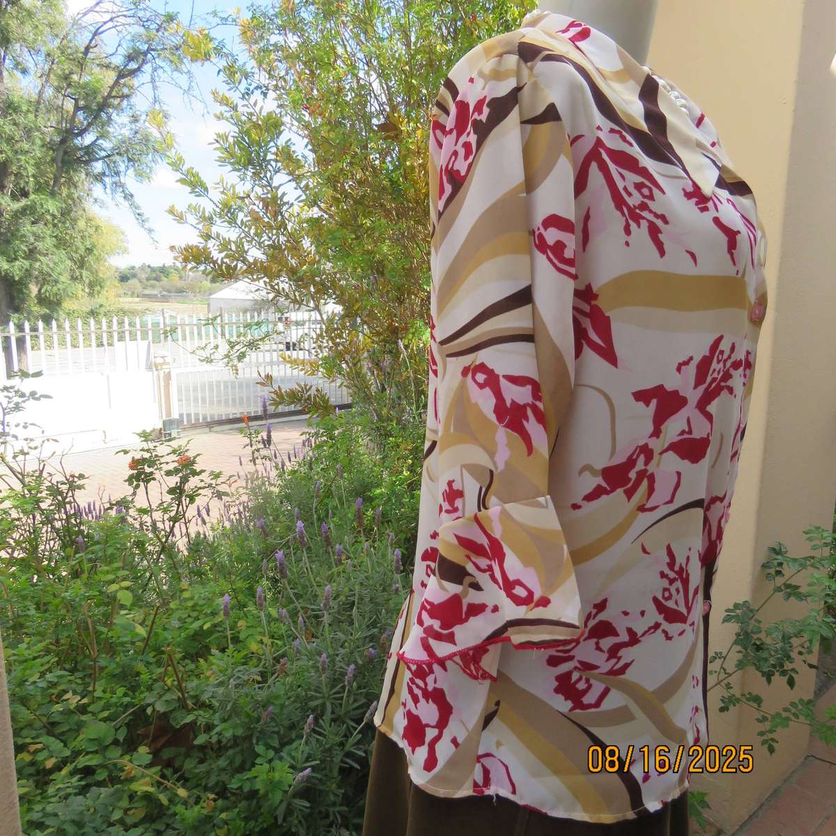 MICHAELA button down cream -maroon-brown print top with open collar. Size 38