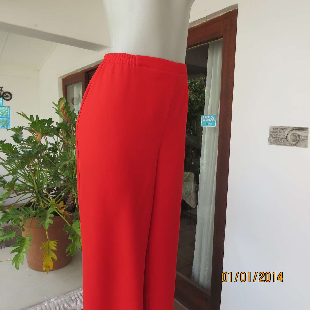 TORI red smart pants with tapering. Flat front. Elasticated sides-back. Size 38