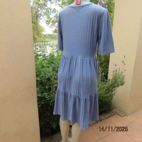 Steel blue tiered stretch polyester slip over short sleeve dress size 36-38