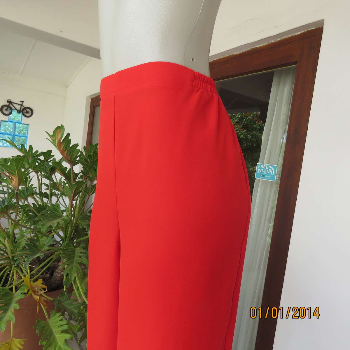 TORI red smart pants with tapering. Flat front. Elasticated sides-back. Size 38