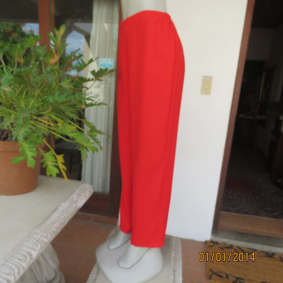 TORI red smart pants with tapering. Flat front. Elasticated sides-back. Size 38