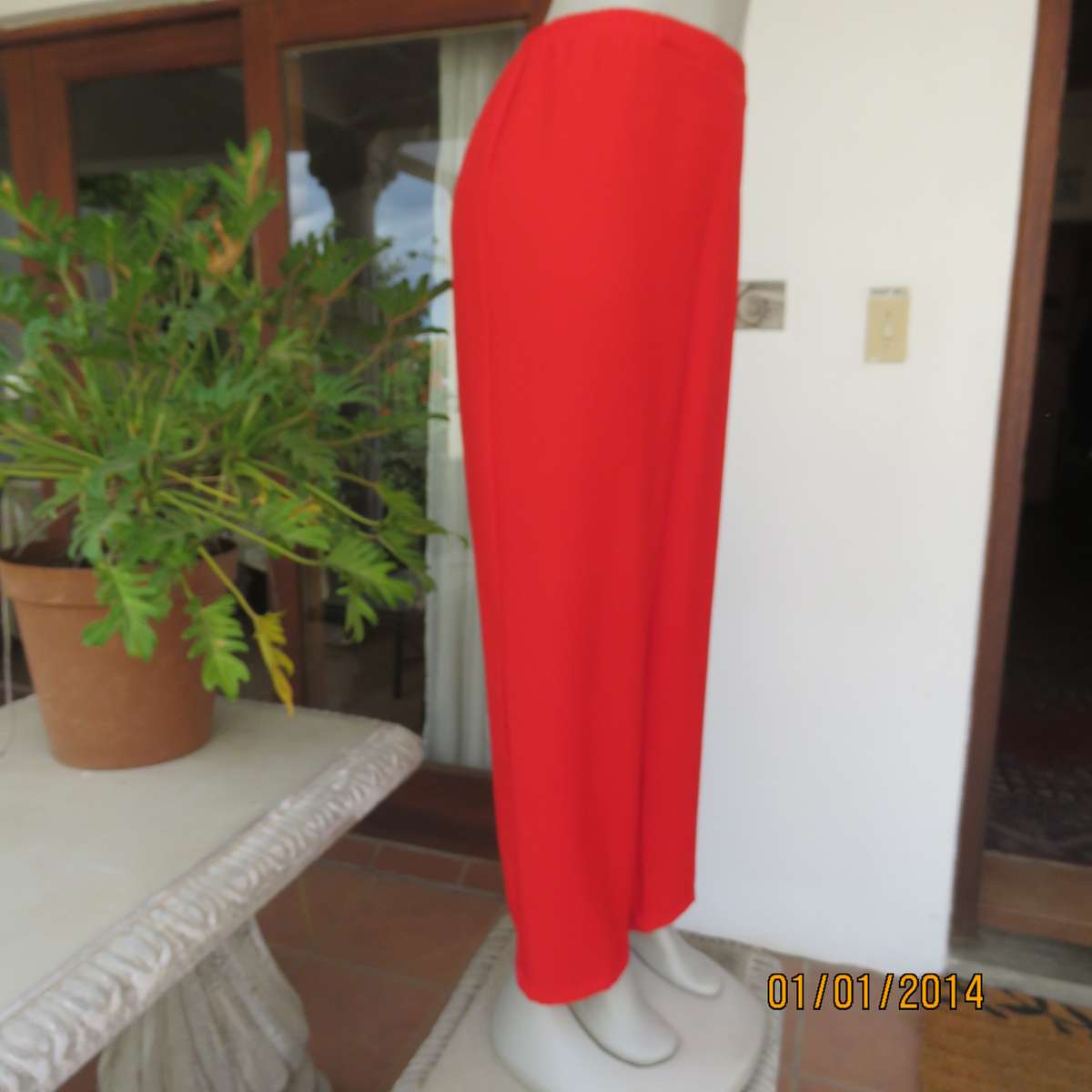 TORI red smart pants with tapering. Flat front. Elasticated sides-back. Size 38