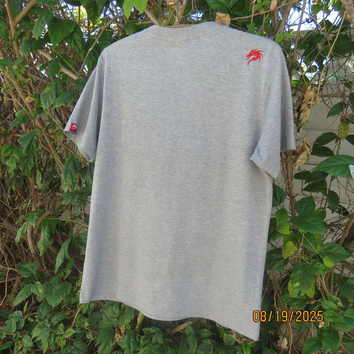 MONTA silver grey short sleeve men's T shirt with logo. Size large.
