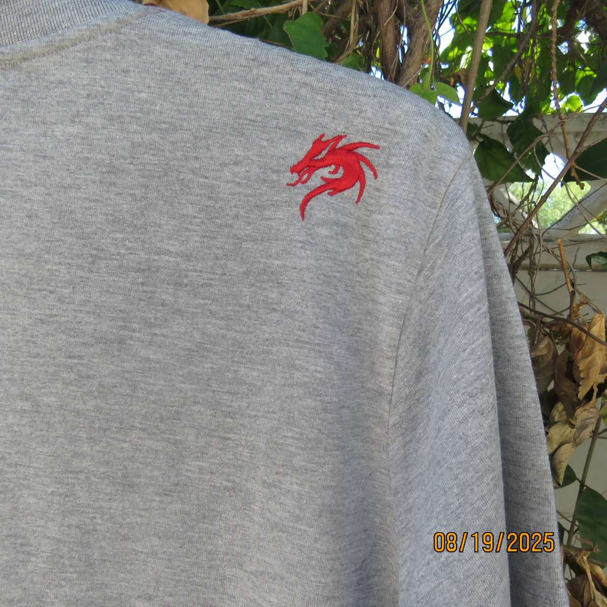 MONTA silver grey short sleeve men's T shirt with logo. Size large.