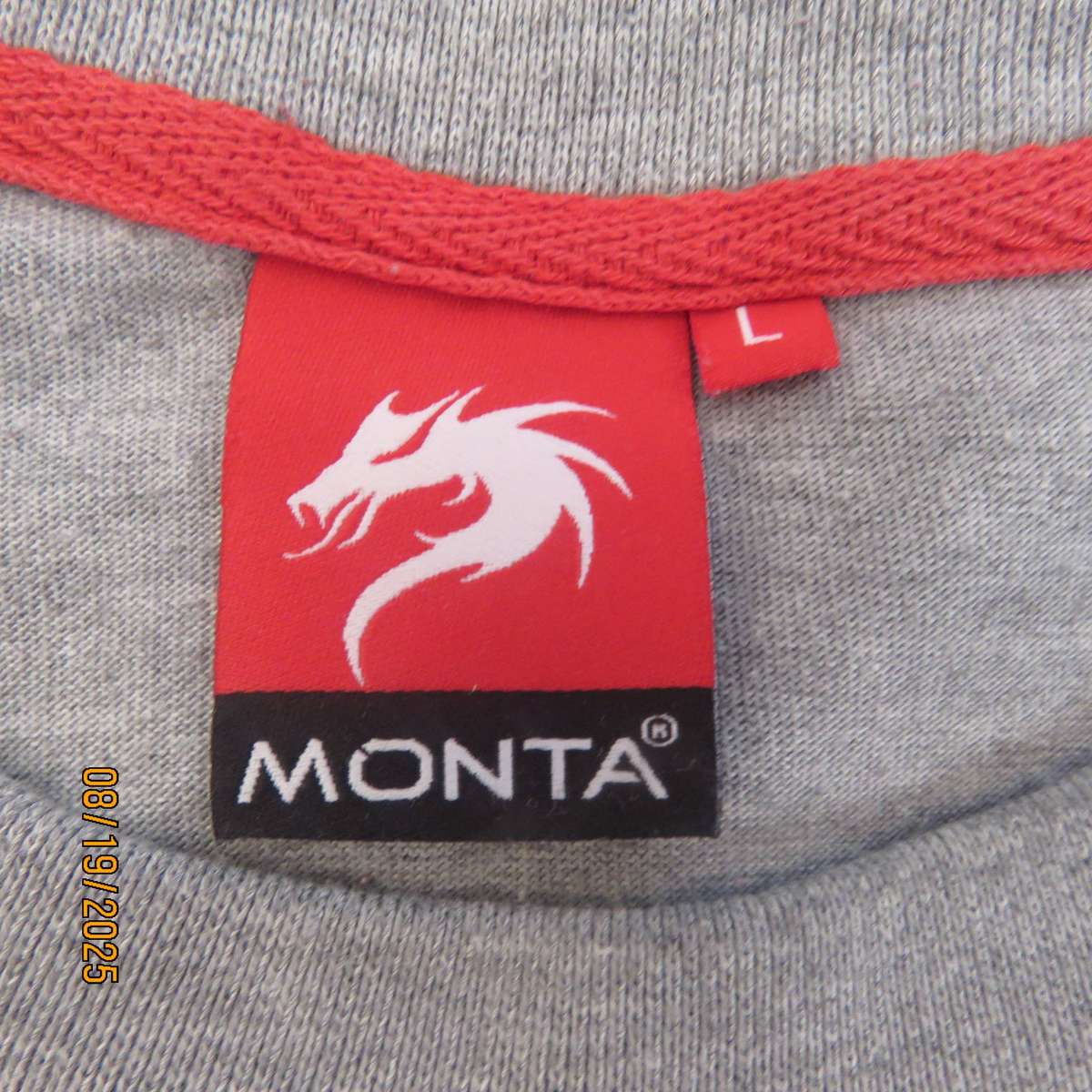 MONTA silver grey short sleeve men's T shirt with logo. Size large.