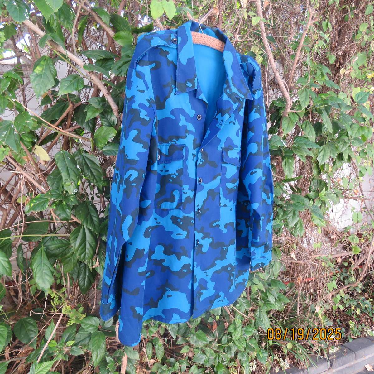 BRILLIANTECH blue camo rainproof long sleeve jacket. Large pockets. Size 5XL