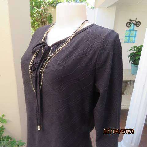 AMERIE black stretch polyester slip-over top with embossed criss-cross lines, size 38-40