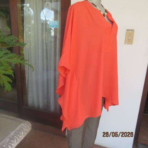 MILADYS elegant crimson slip-over top with banded V neckline, size 36-40