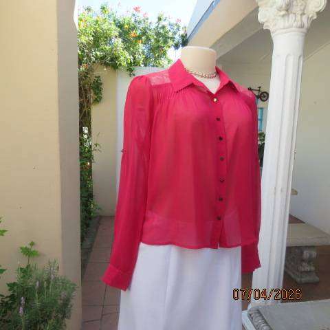 FOREVER NEW magenta pink long sleeve blouse with tucking gathering, size 32