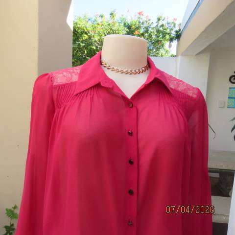 FOREVER NEW magenta pink long sleeve blouse with tucking gathering, size 32