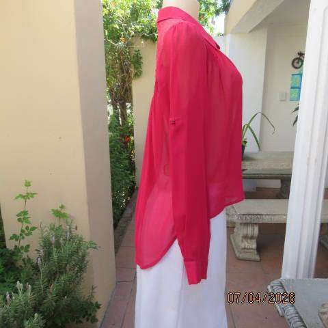 FOREVER NEW magenta pink long sleeve blouse with tucking gathering, size 32