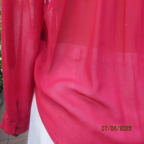 FOREVER NEW magenta pink long sleeve blouse with tucking gathering, size 32