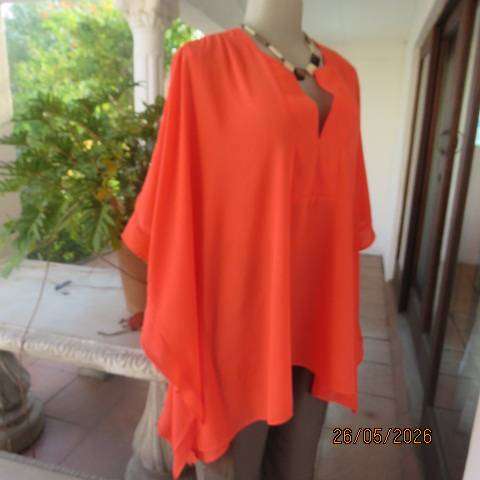 MILADYS elegant crimson slip-over top with banded V neckline, size 36-40