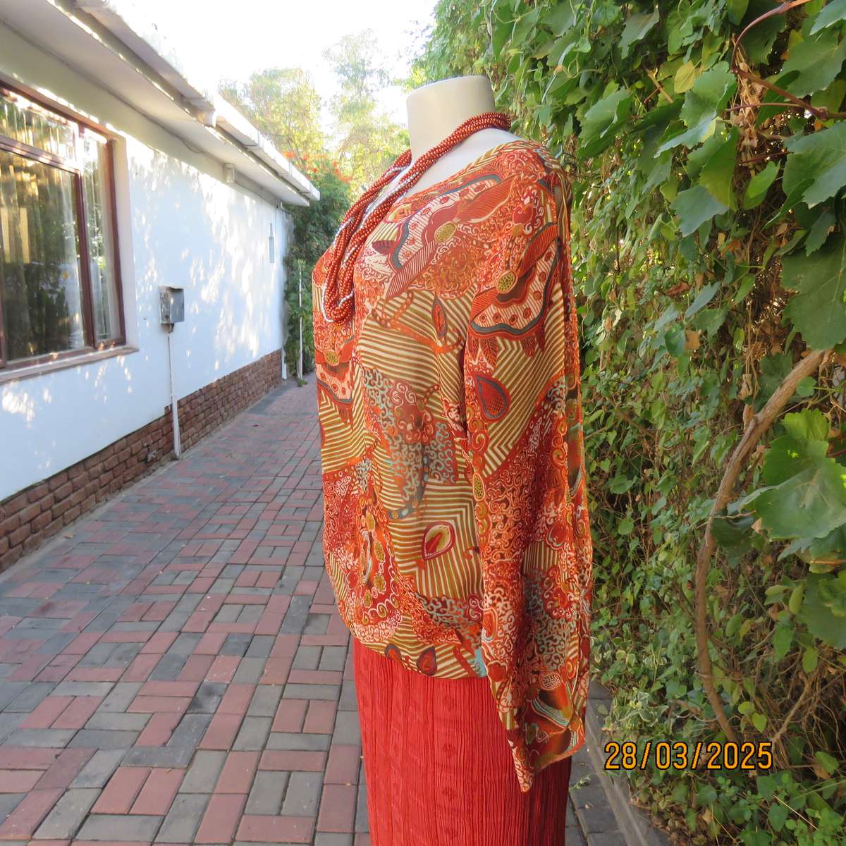 FASHION EXPRESS autumn colour long open top sleeve sheer polyester top size 38.