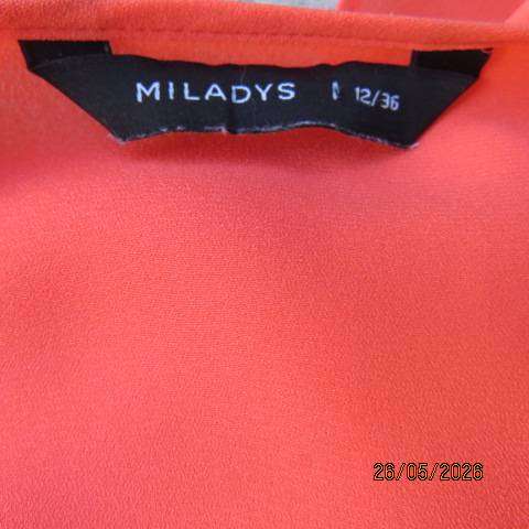 MILADYS elegant crimson slip-over top with banded V neckline, size 36-40