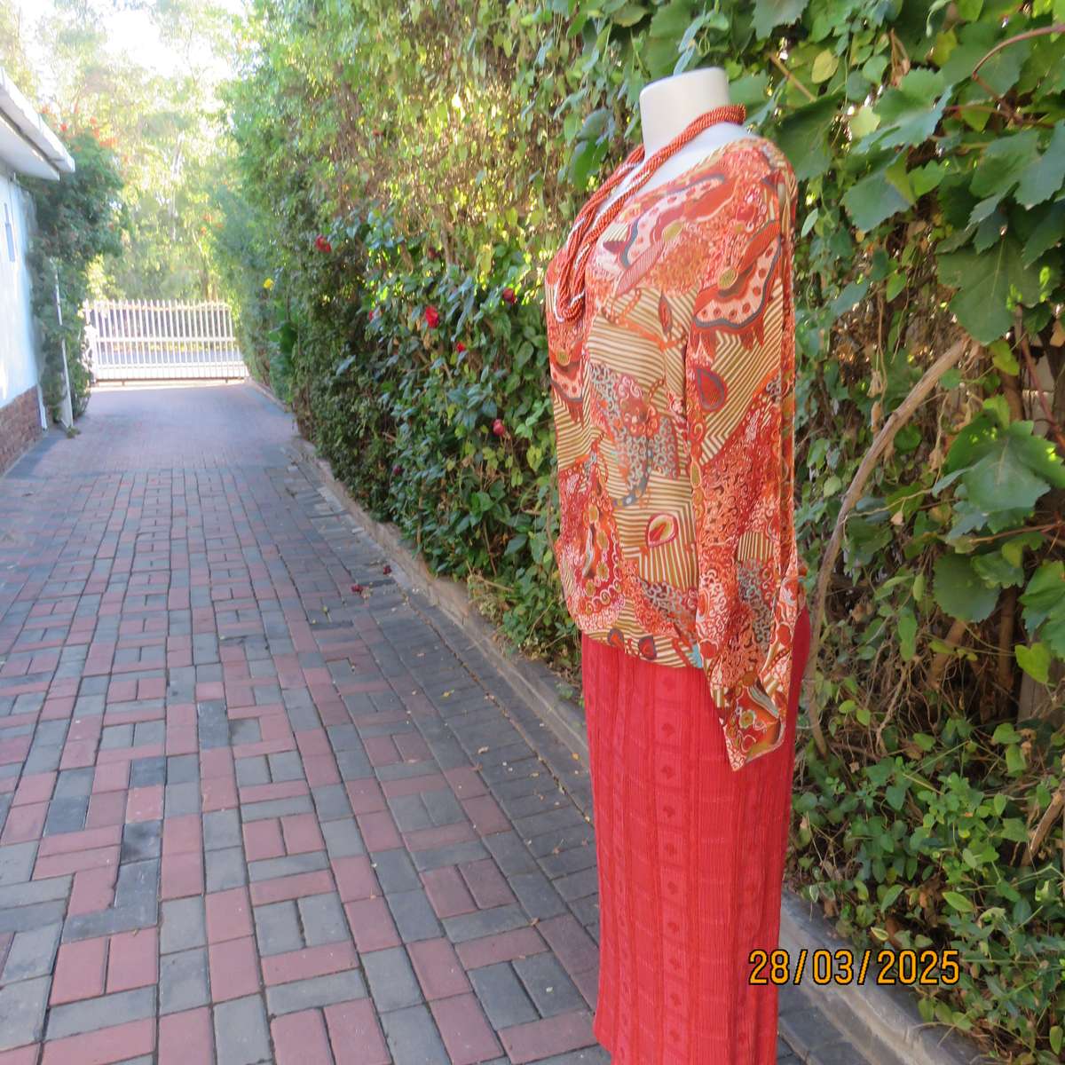 FASHION EXPRESS autumn colour long open top sleeve sheer polyester top size 38.