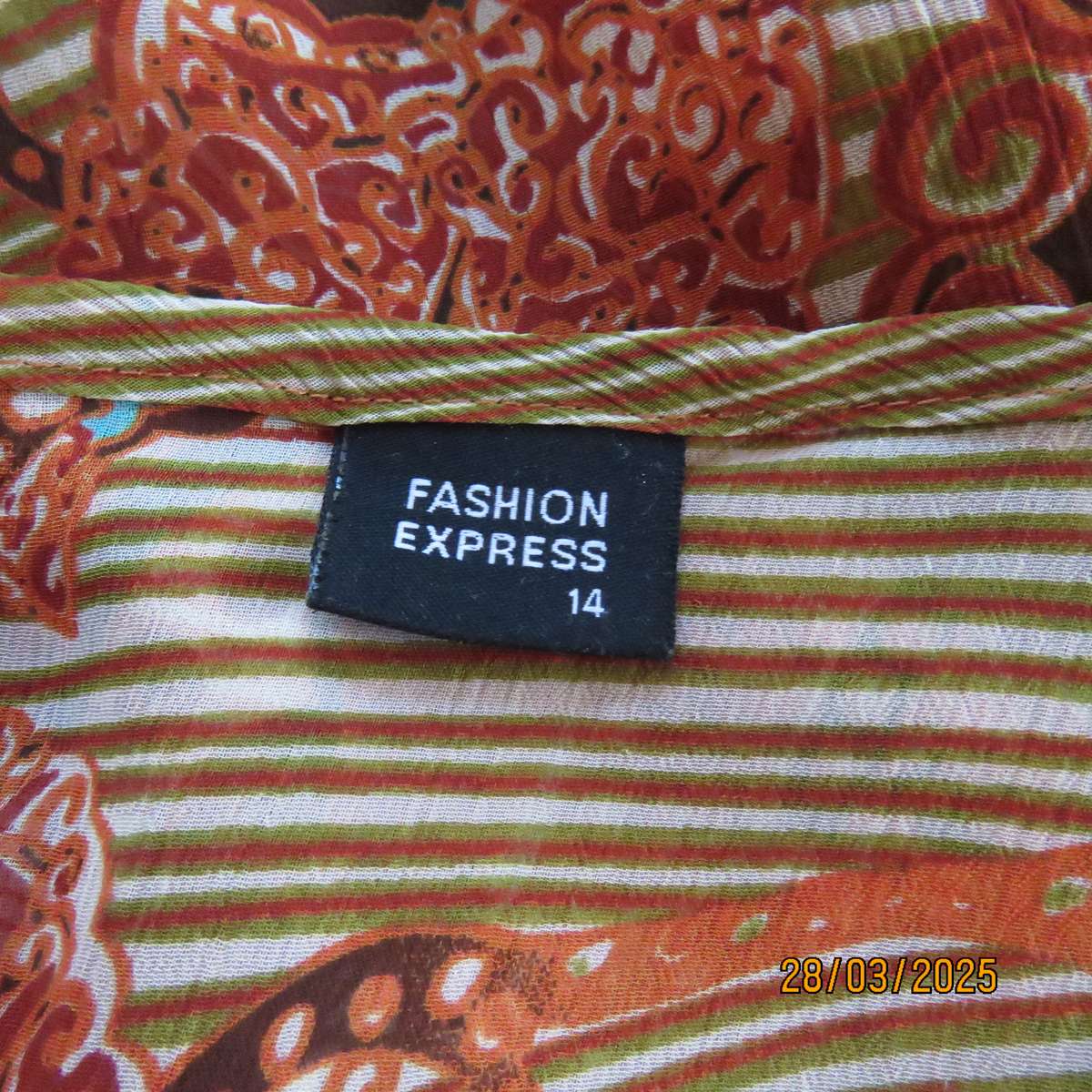 FASHION EXPRESS autumn colour long open top sleeve sheer polyester top size 38.