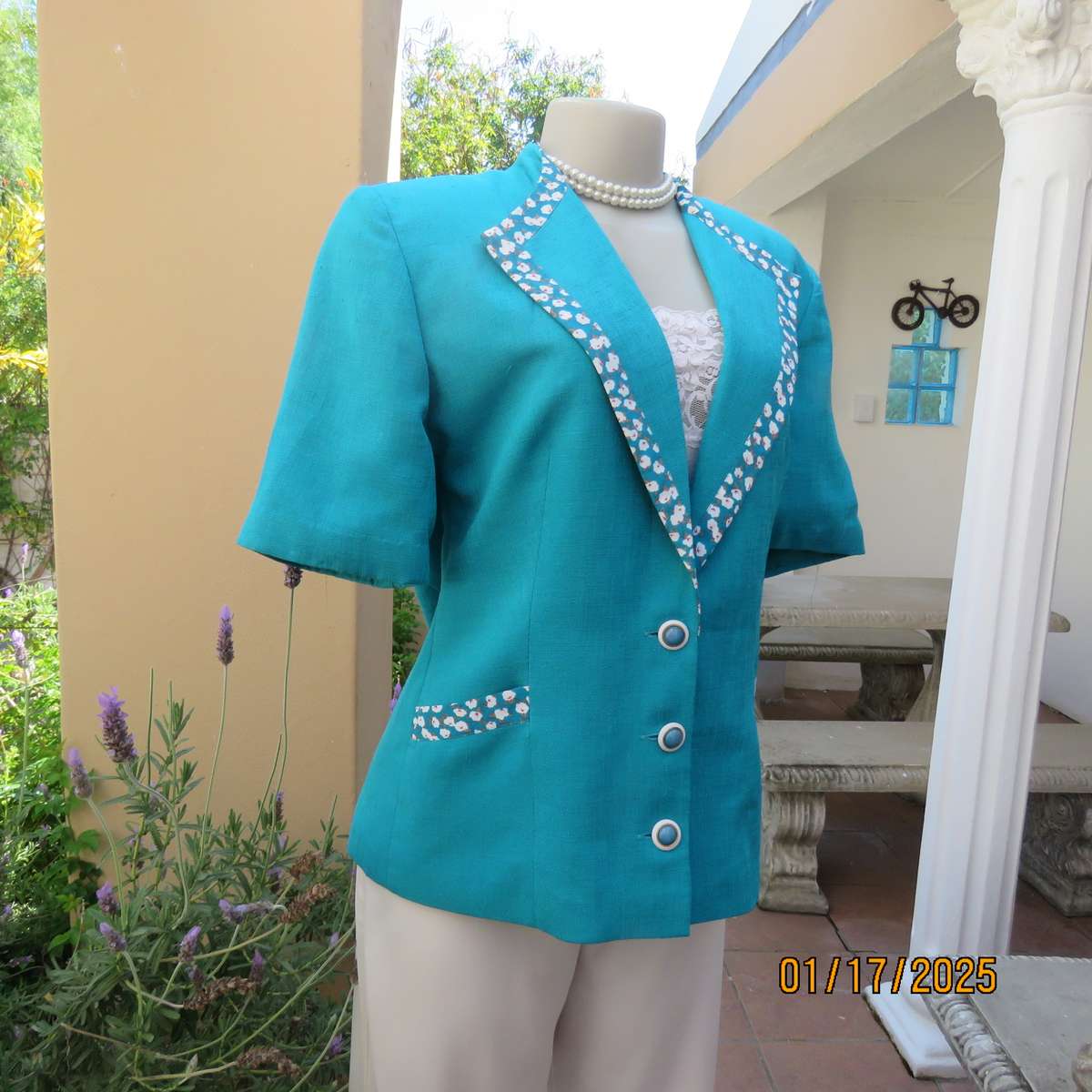 LADY RUTH REED 80's vintage turquoise short sleeve jacket. With floral edging. Size 38. As new cond.