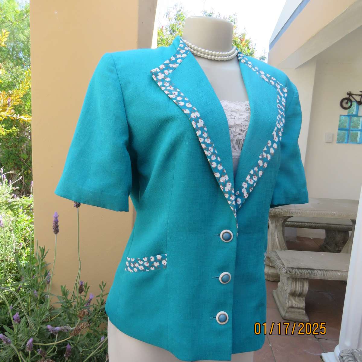 LADY RUTH REED 80's vintage turquoise short sleeve jacket. With floral edging. Size 38. As new cond.
