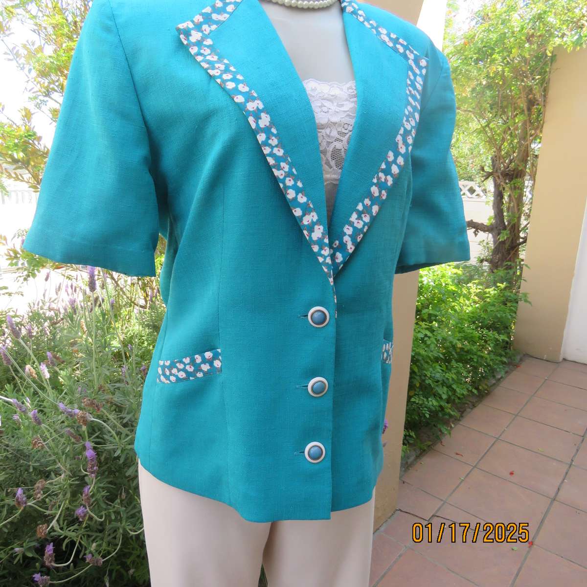 LADY RUTH REED 80's vintage turquoise short sleeve jacket. With floral edging. Size 38. As new cond.